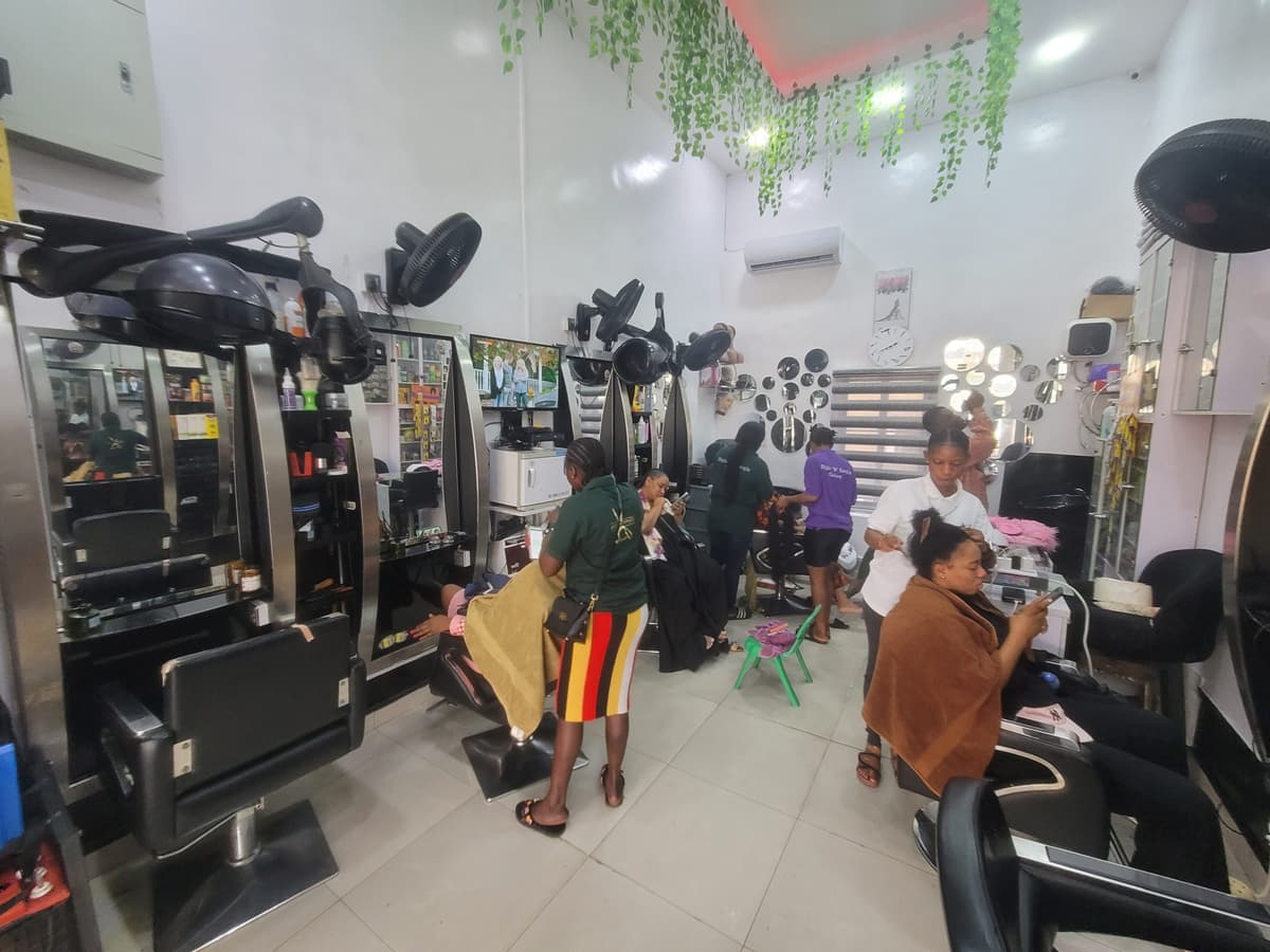 Salon interior