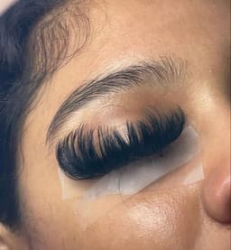 Luxe Semi-Permanent Lashes image 2